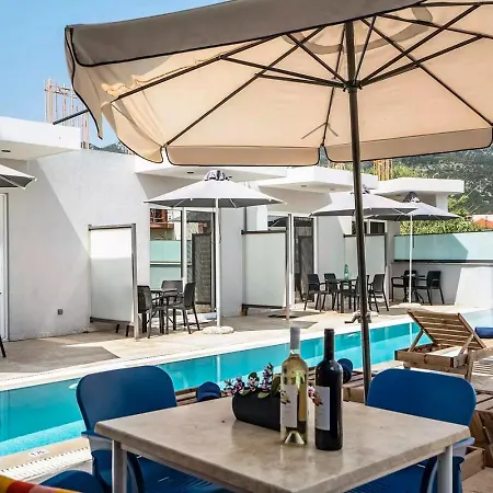 Lägenhetshotell Blue Star Nidhrion