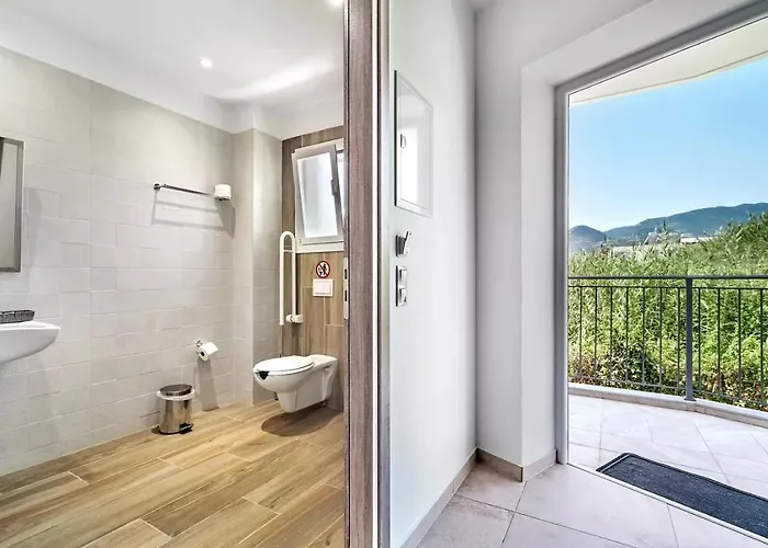 Blue Star Nydri (Lefkada)